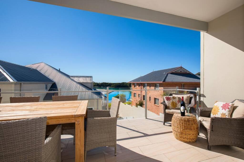 Cooringle By The Sea *